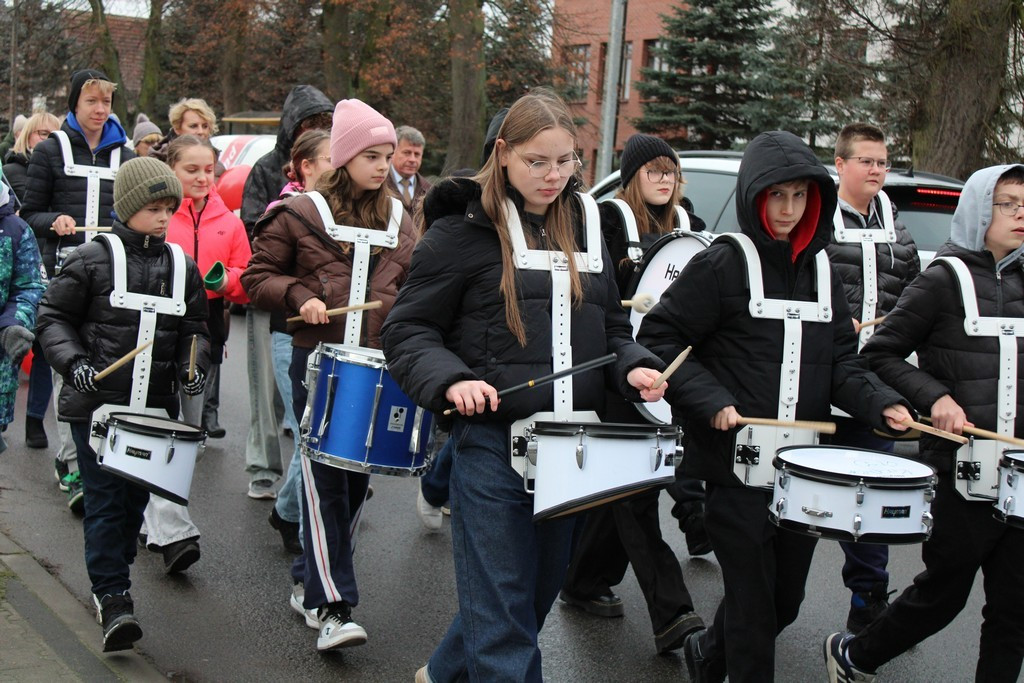 Przemarsz Kampanii „Dzieciństwo bez przemocy” w Mroczy