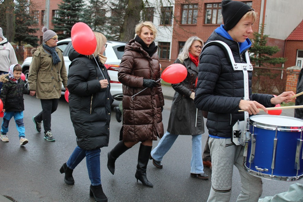 Przemarsz Kampanii „Dzieciństwo bez przemocy” w Mroczy