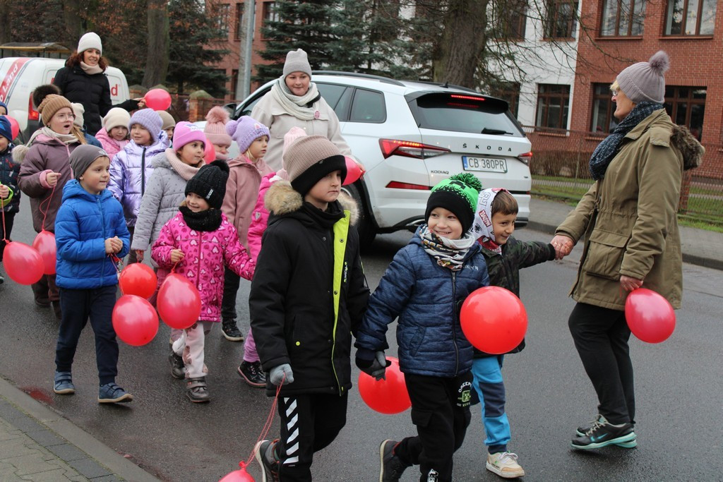 Przemarsz Kampanii „Dzieciństwo bez przemocy” w Mroczy