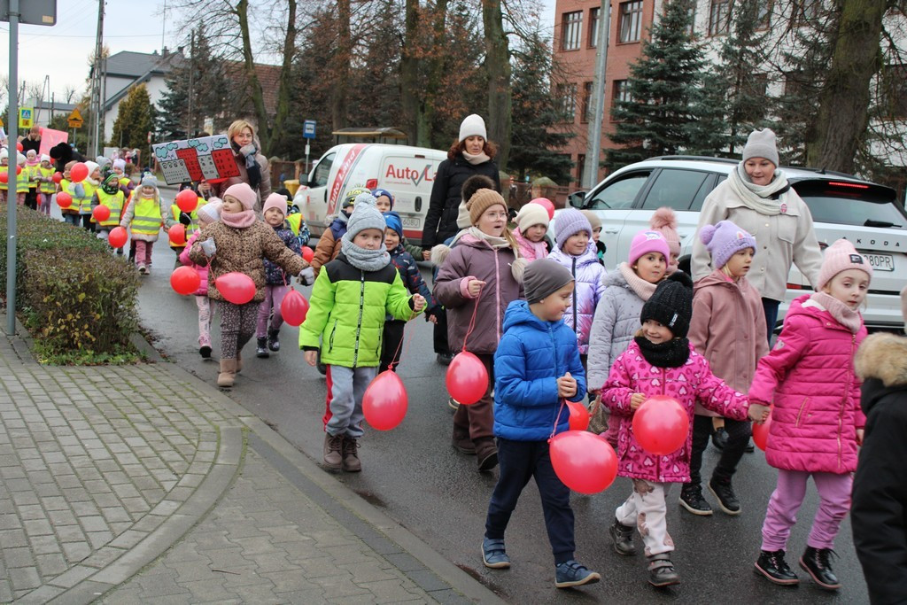 Przemarsz Kampanii „Dzieciństwo bez przemocy” w Mroczy