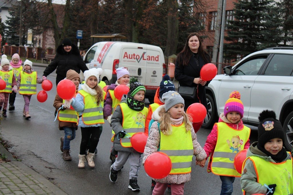Przemarsz Kampanii „Dzieciństwo bez przemocy” w Mroczy