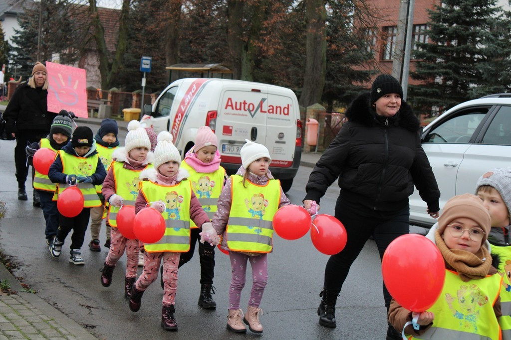 Przemarsz Kampanii „Dzieciństwo bez przemocy” w Mroczy