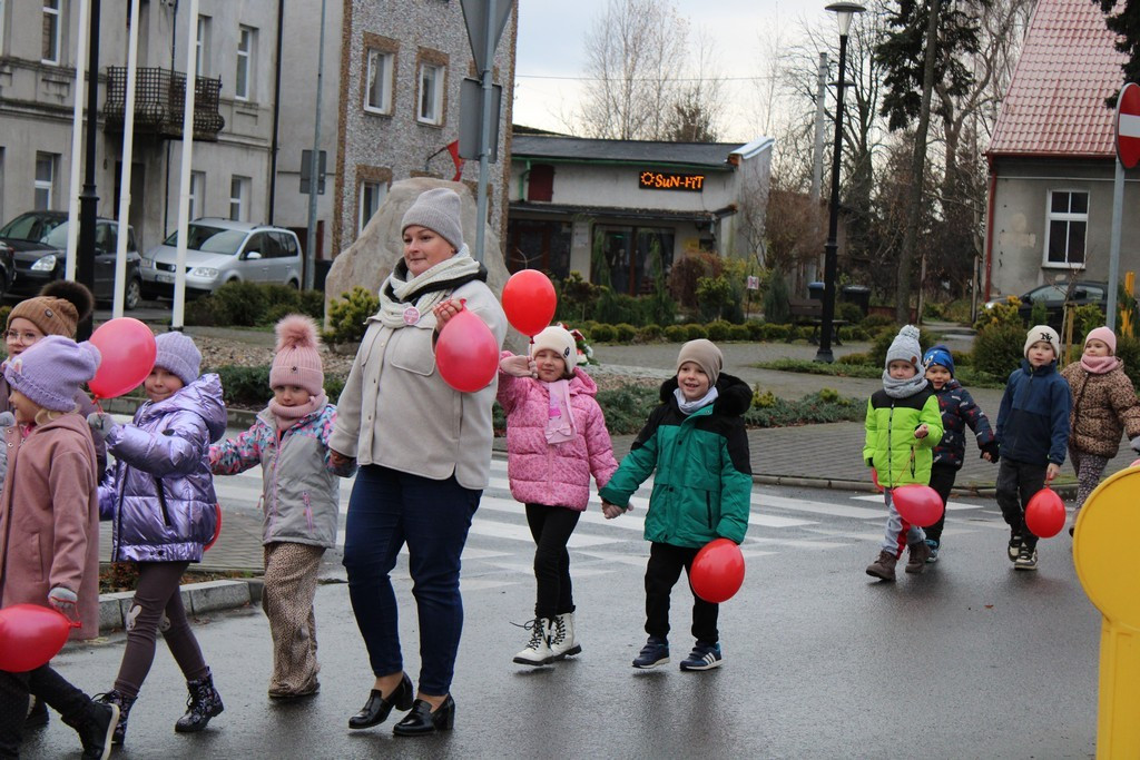 Przemarsz Kampanii „Dzieciństwo bez przemocy” w Mroczy