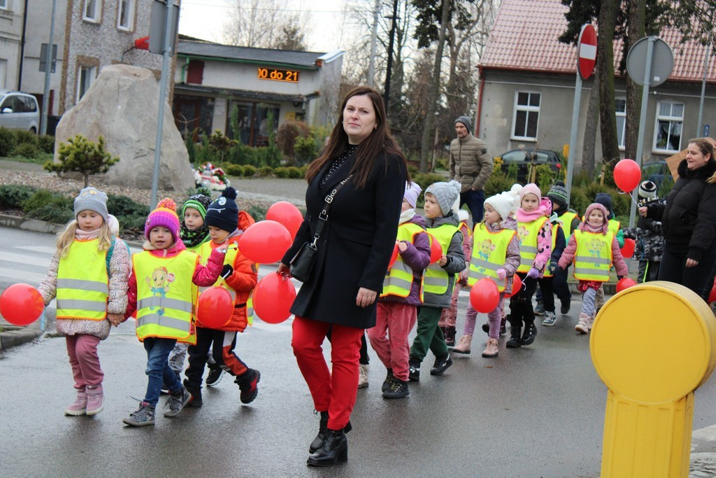Przemarsz Kampanii „Dzieciństwo bez przemocy” w Mroczy