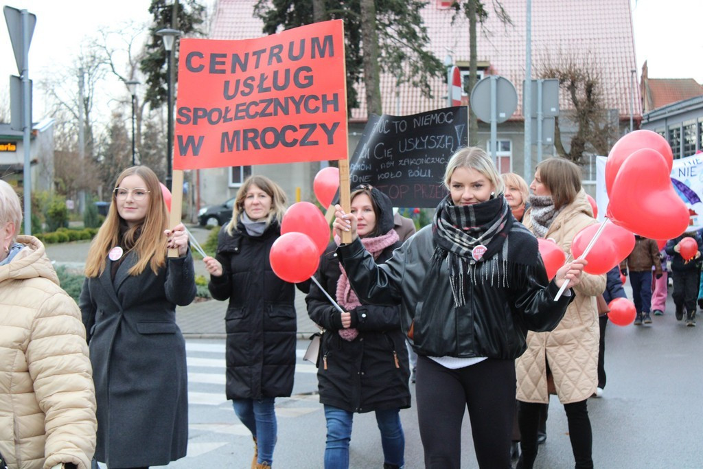 Przemarsz Kampanii „Dzieciństwo bez przemocy” w Mroczy