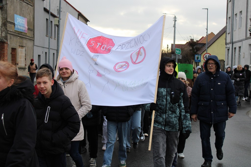 Przemarsz Kampanii „Dzieciństwo bez przemocy” w Mroczy