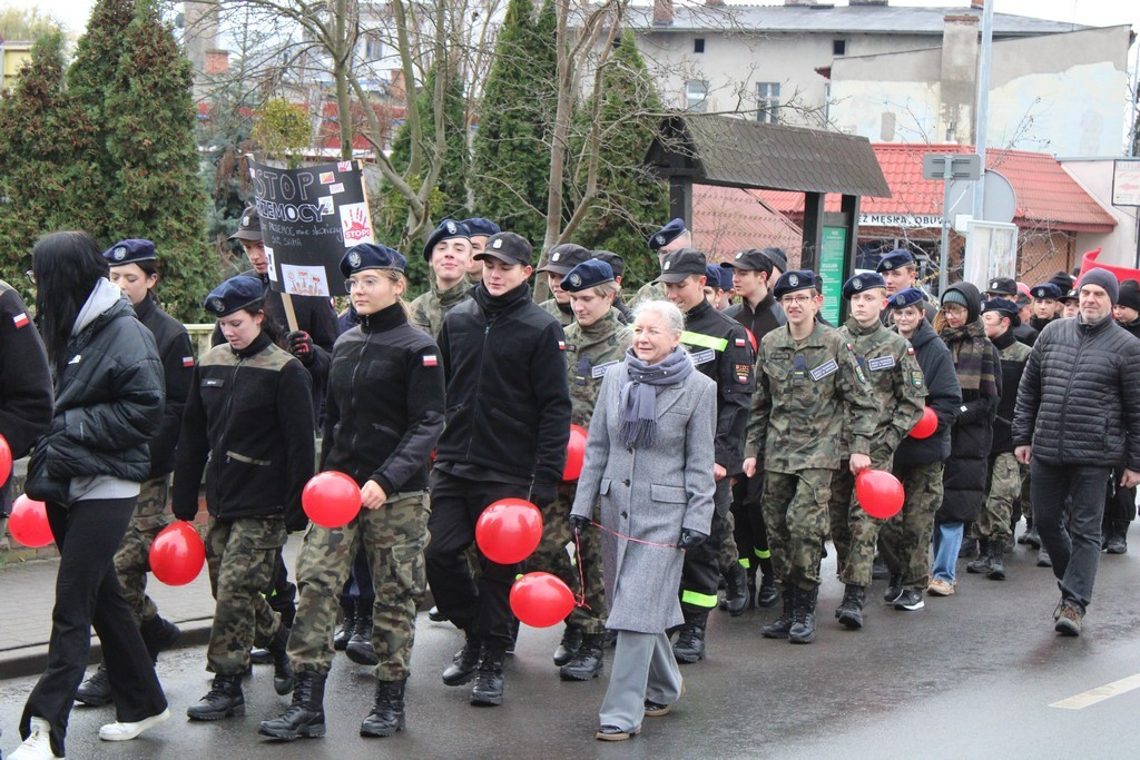 Przemarsz Kampanii „Dzieciństwo bez przemocy” w Mroczy