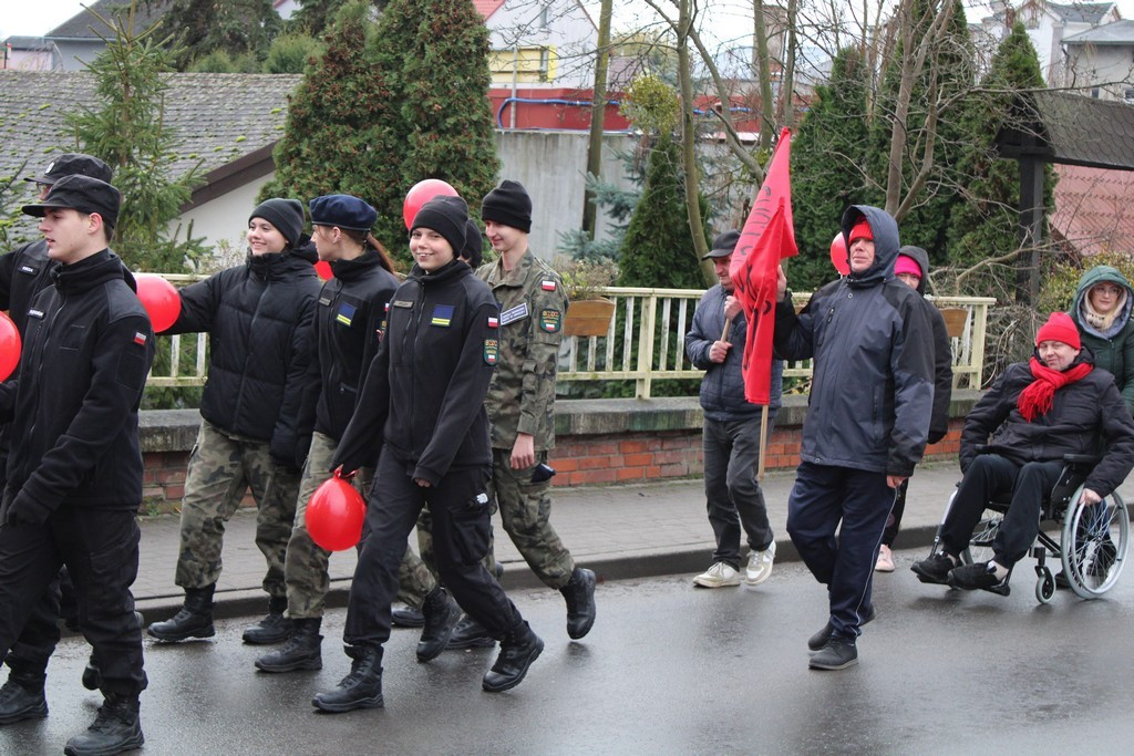 Przemarsz Kampanii „Dzieciństwo bez przemocy” w Mroczy
