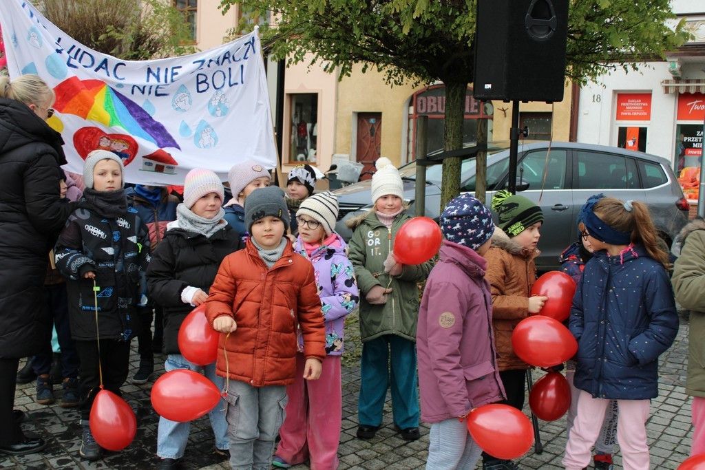 Przemarsz Kampanii „Dzieciństwo bez przemocy” w Mroczy