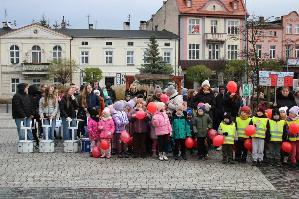 Przemarsz Kampanii „Dzieciństwo bez przemocy” w Mroczy
