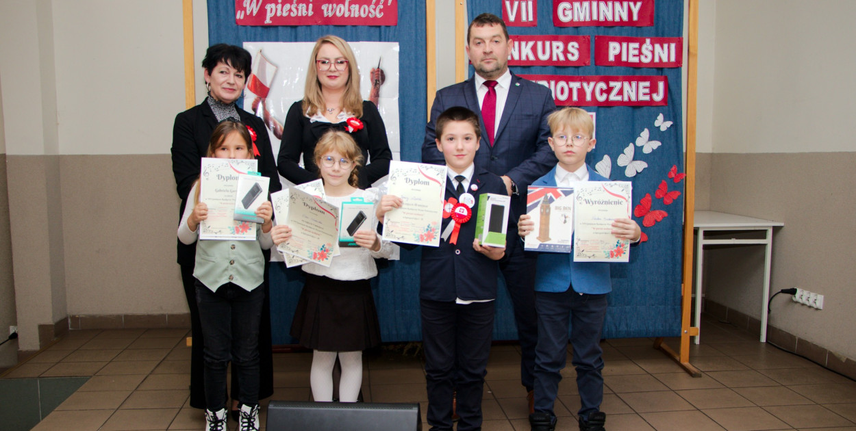 Gmina Wyrzysk: VII Gminny Konkurs Pieśni Patriotycznej w Falmierowie