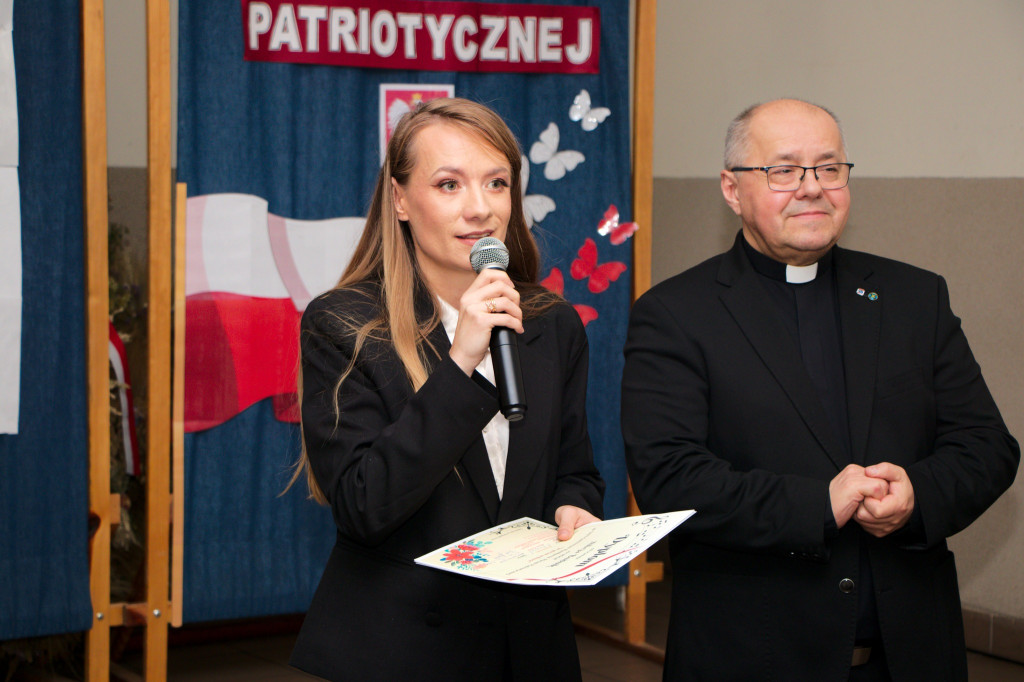 Gmina Wyrzysk: VII Gminny Konkurs Pieśni Patriotycznej w Falmierowie