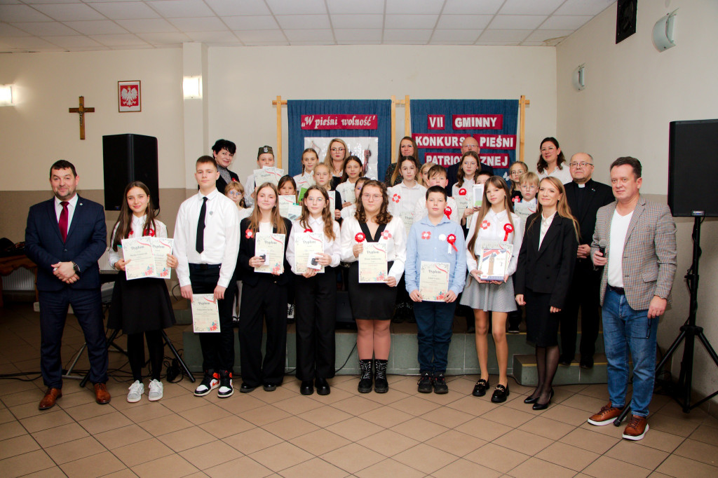 Gmina Wyrzysk: VII Gminny Konkurs Pieśni Patriotycznej w Falmierowie