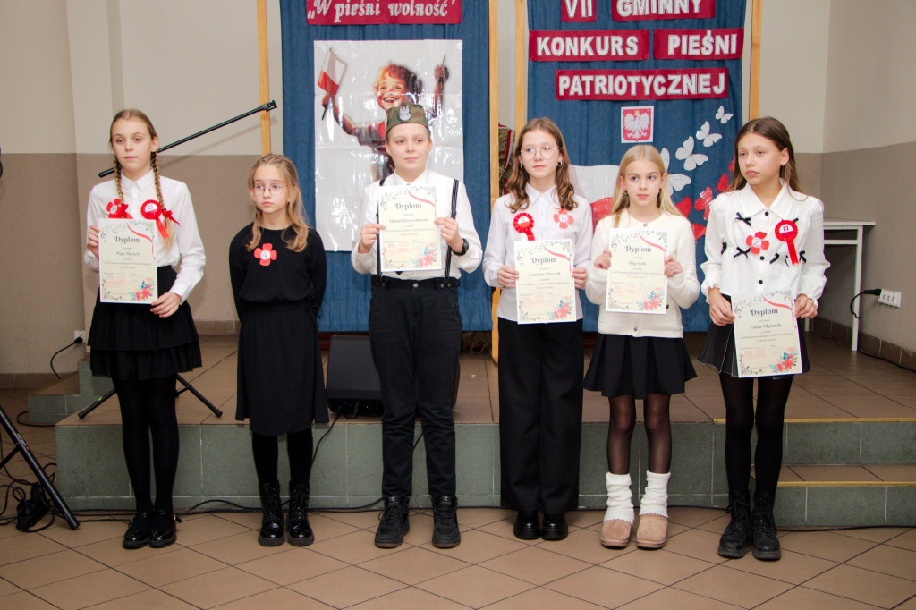 Gmina Wyrzysk: VII Gminny Konkurs Pieśni Patriotycznej w Falmierowie