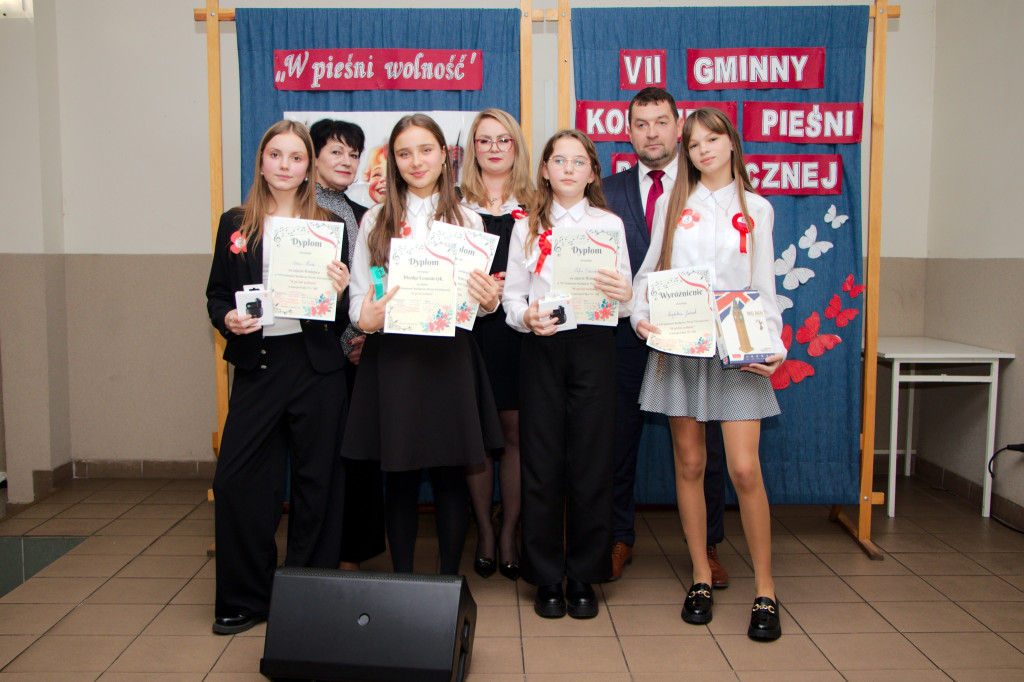 Gmina Wyrzysk: VII Gminny Konkurs Pieśni Patriotycznej w Falmierowie