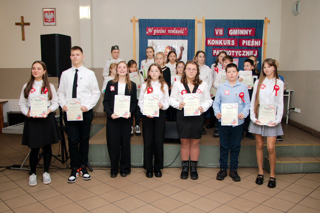 Gmina Wyrzysk: VII Gminny Konkurs Pieśni Patriotycznej w Falmierowie