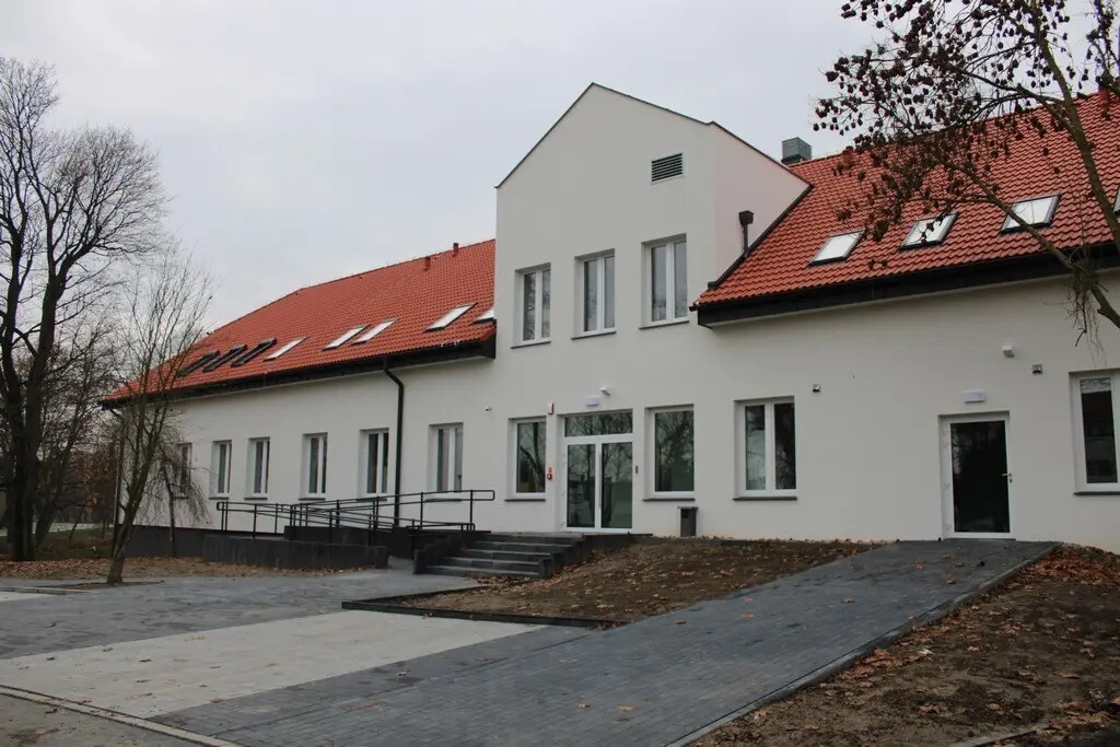 Zakończono prace modernizacyjne budynku przy ul. Łąkowej 5 w Mroczy