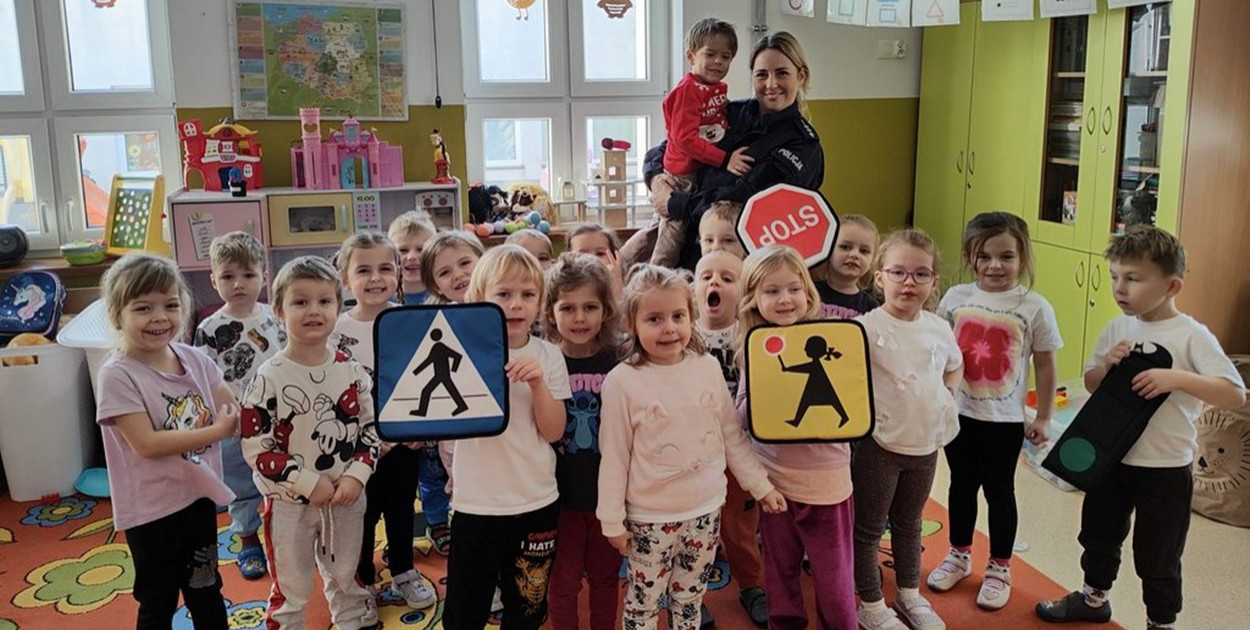 Policjantka z Koronowa z wizytą u przedszkolaków