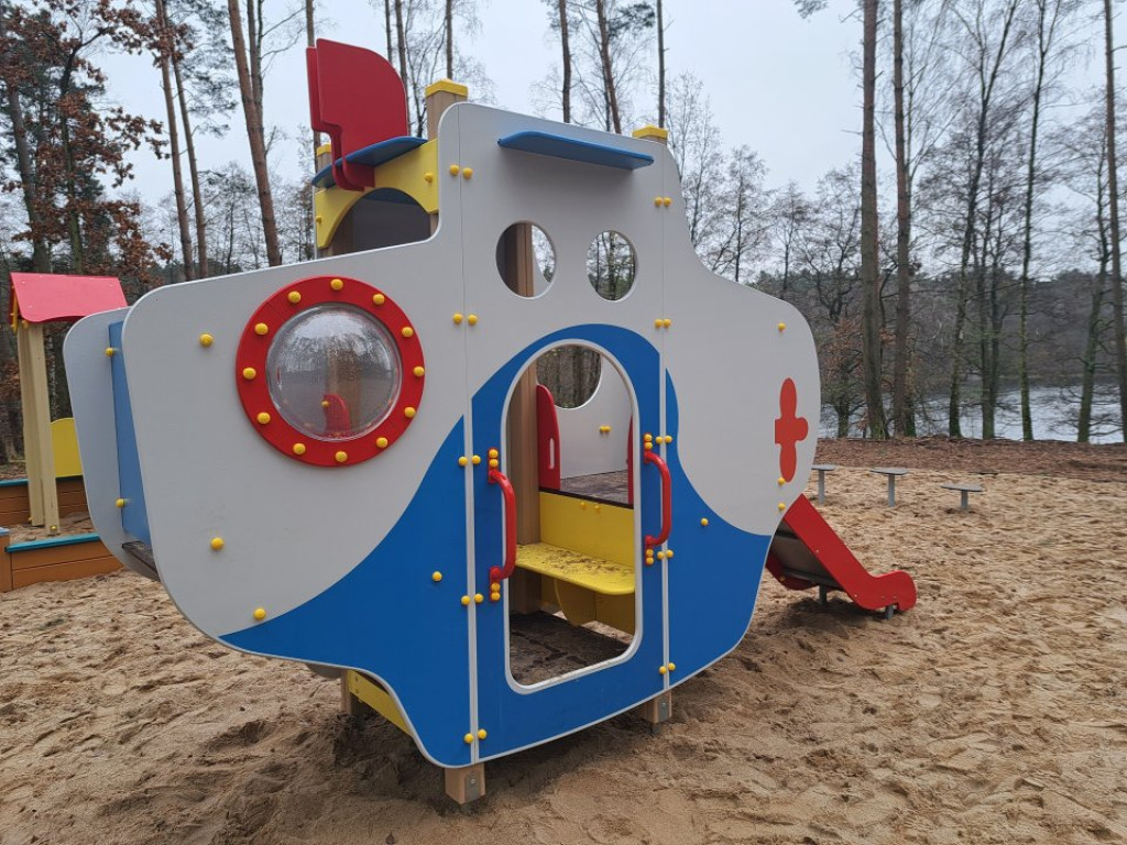 Gmina Krajenka: Wesoły Plac Zabaw nad Jeziorem Wapieńskim gotowy