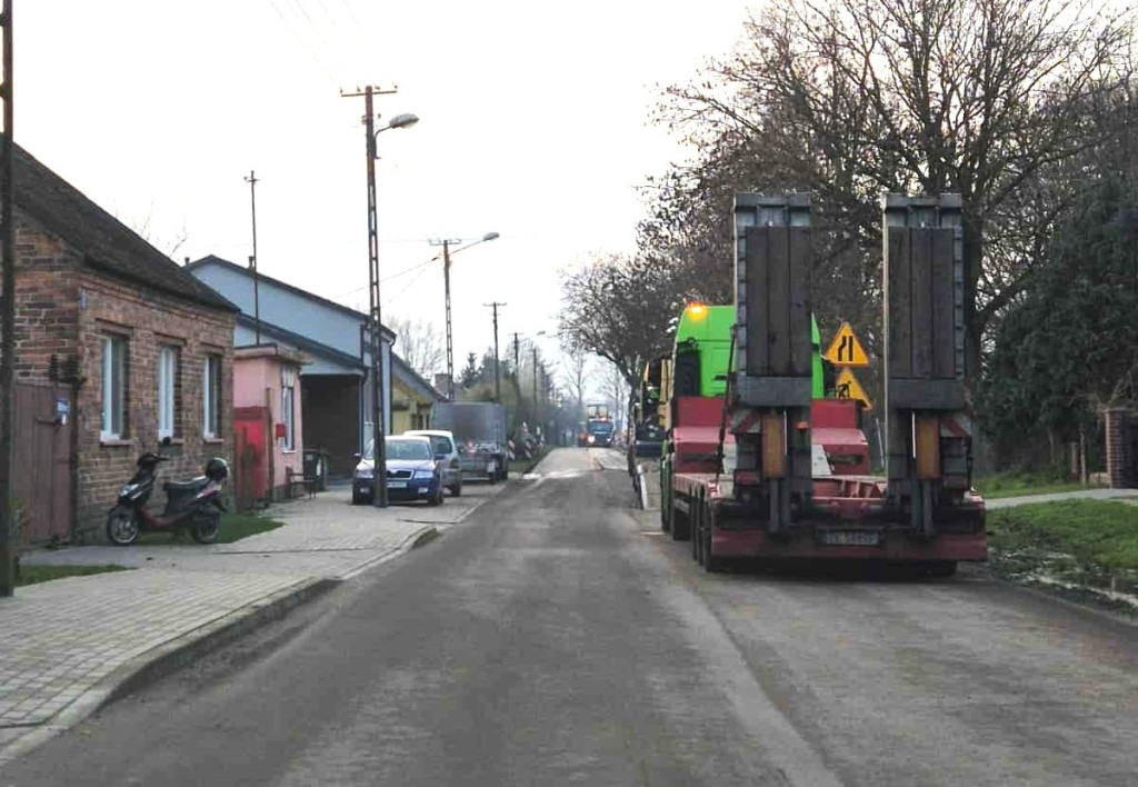 Trwa przebudowa odcinka drogi powiatowej w Młotkowie, w gminie Wysoka