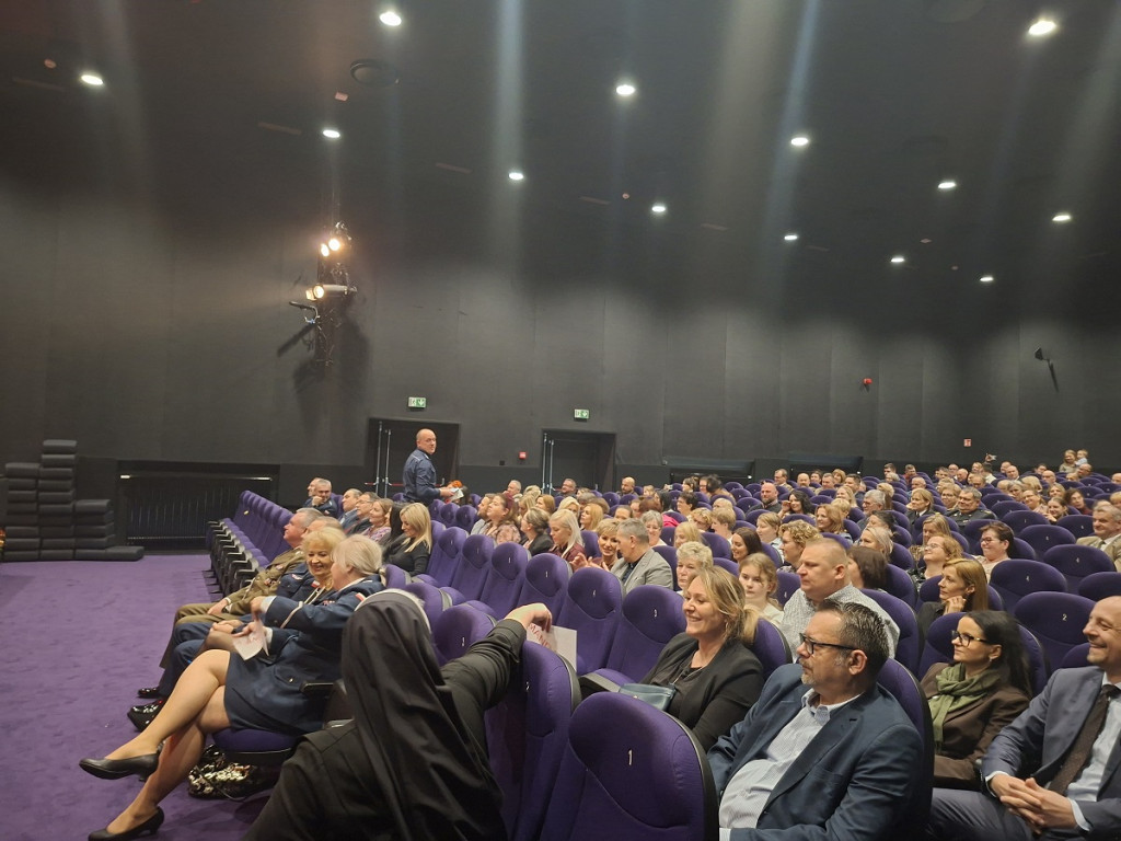 Sępólno Krajeńskie: Policyjny koncert „Partnerstwo z Mundurem – Dźwięki Wdzięczności”