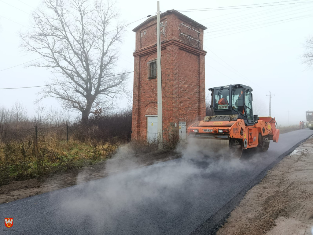 Trwa modernizacja drogi powiatowej w miejscowości Chlebno, w gminie Łobżenica