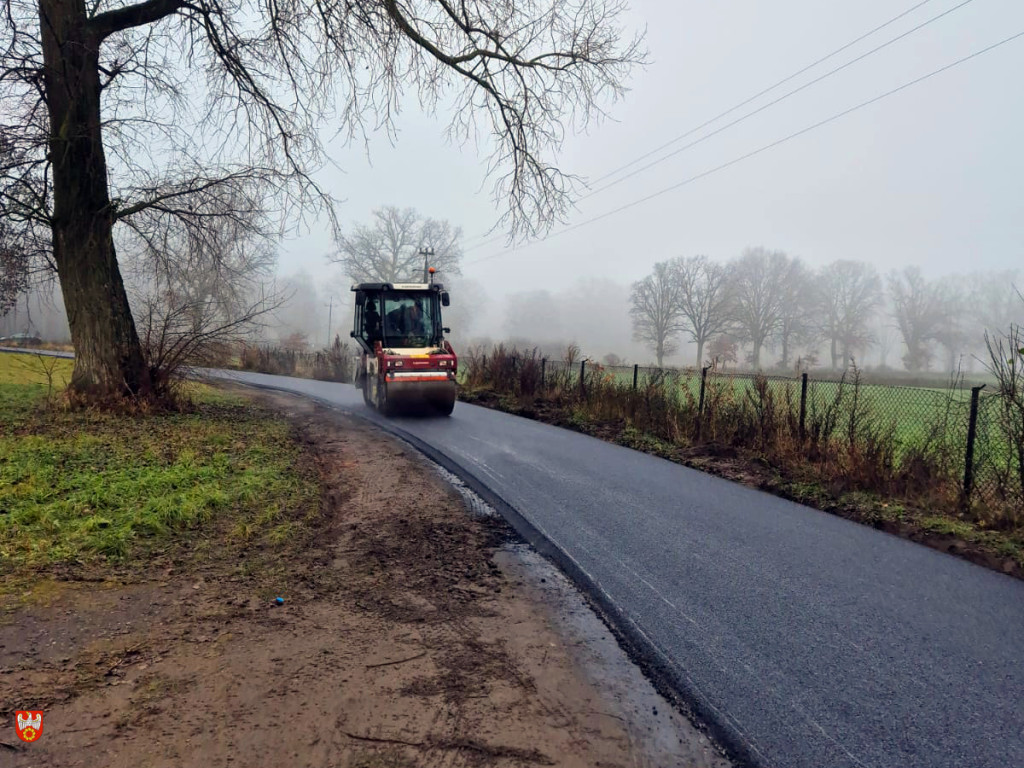 Trwa modernizacja drogi powiatowej w miejscowości Chlebno, w gminie Łobżenica