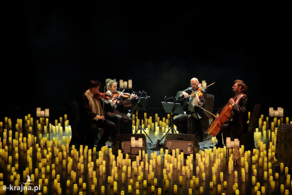 Za nami magiczny wieczór „Symfonii Magii – Koncertu w Świetle Tysiąca Świec”!
