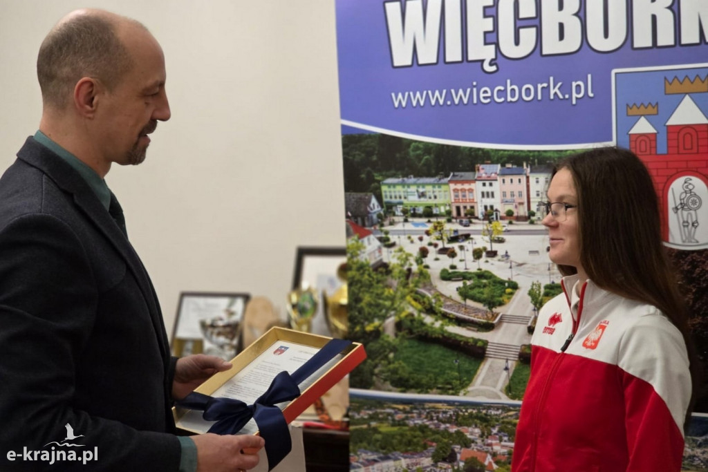 Spotkanie Burmistrza Więcborka z Moniką Wyrobek