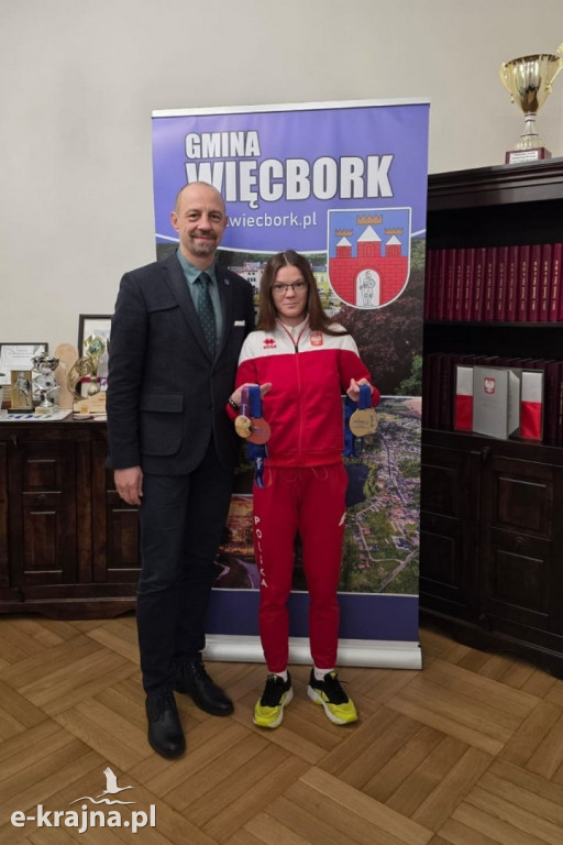 Spotkanie Burmistrza Więcborka z Moniką Wyrobek