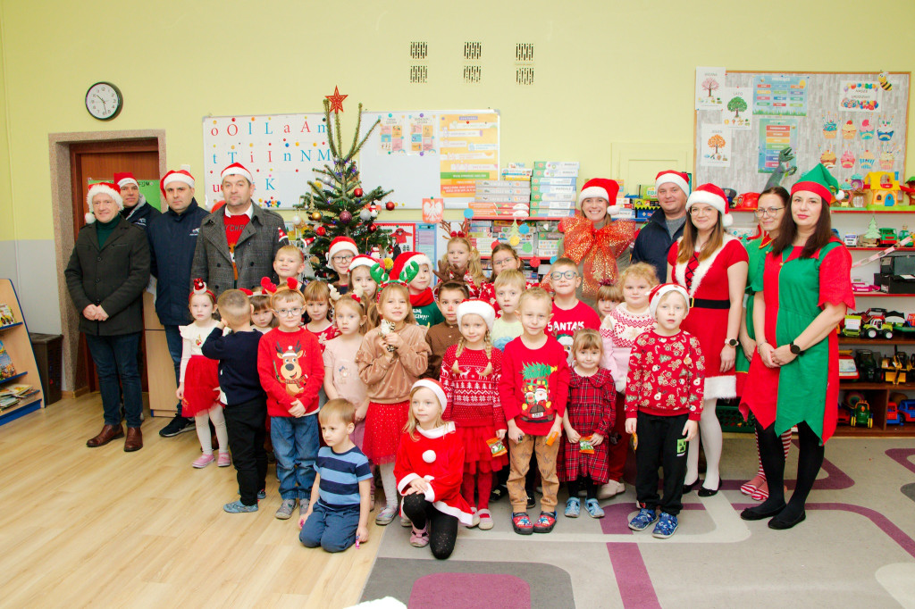 Najmłodsi mieszkańcy Gminy Wyrzysk spotkali się z Mikołajem