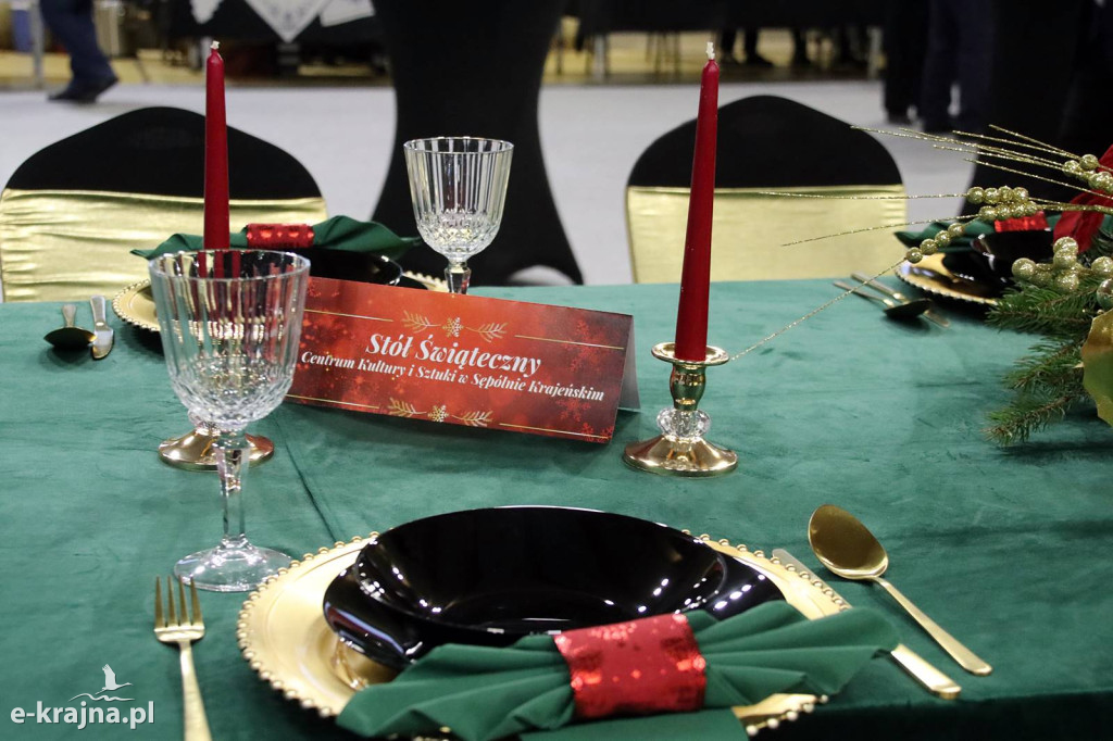 Sępólno Krajeńskie: Powiatowa Wystawa Stołów Wigilijnych 2025