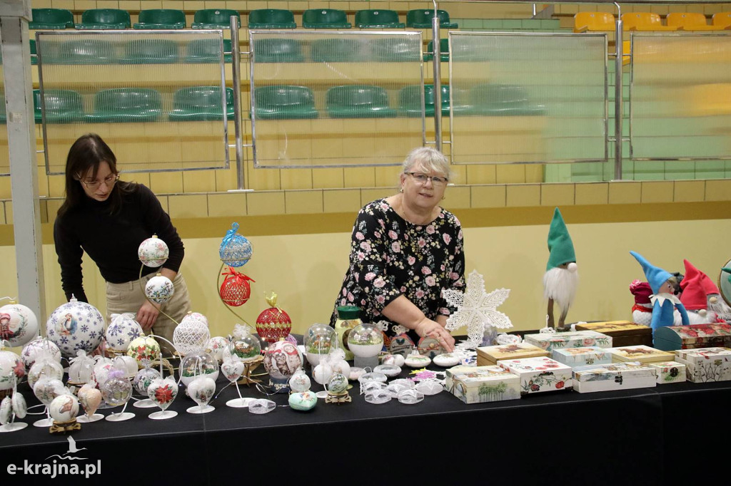 Sępólno Krajeńskie: Powiatowa Wystawa Stołów Wigilijnych 2025