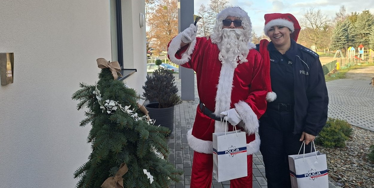 Policjantki z Mikołajem odwiedziły najmłodszych i seniorów w Sępólnie Krajeńskim