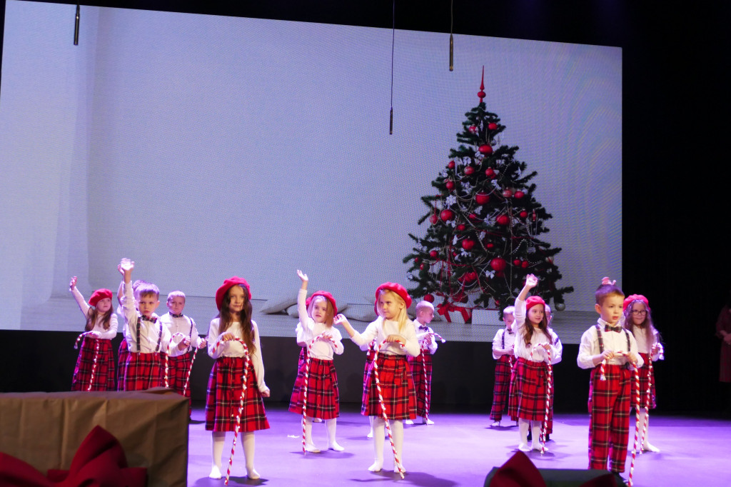 Przepiękny świąteczny koncert przygotowany przez przedszkolaki z Lipki