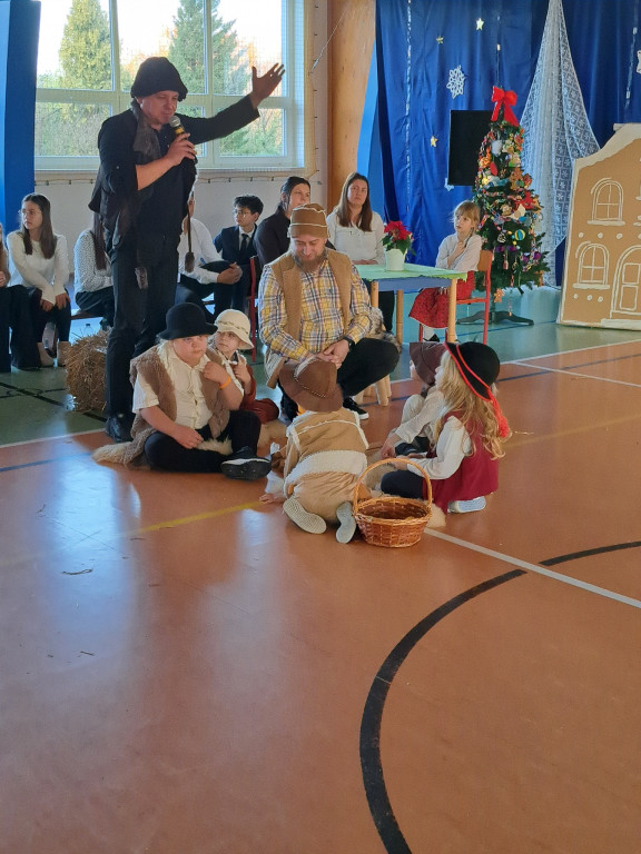 Gmina Okonek: Jasełka w Zespole Szkół w Lotyniu