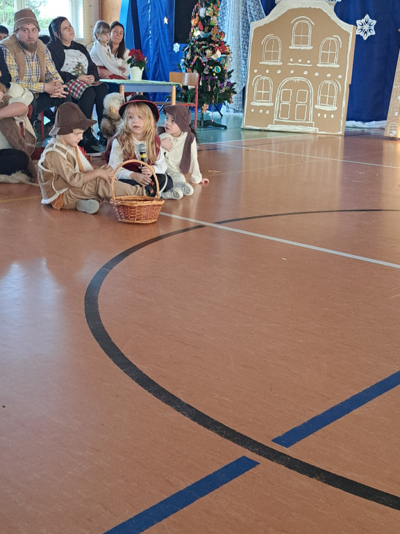 Gmina Okonek: Jasełka w Zespole Szkół w Lotyniu