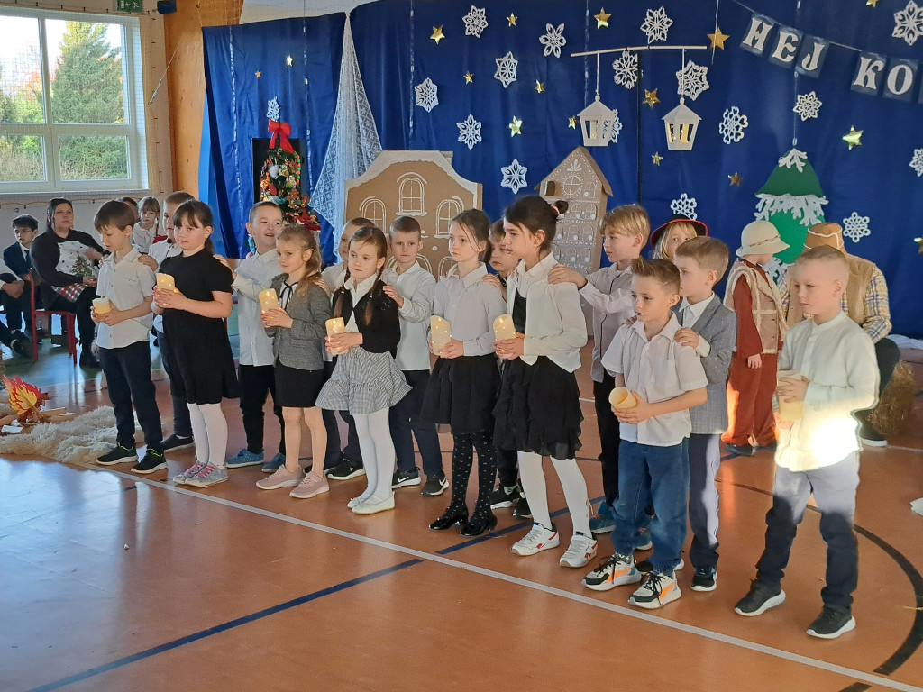 Gmina Okonek: Jasełka w Zespole Szkół w Lotyniu