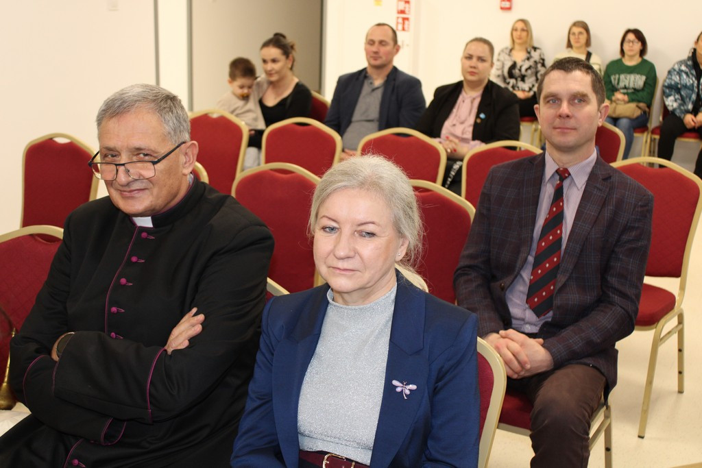 Uroczyste oddanie do użytku zmodernizowanego budynku Domu Dziennego Pobytu i Żłobka Miejskiego w Mroczy