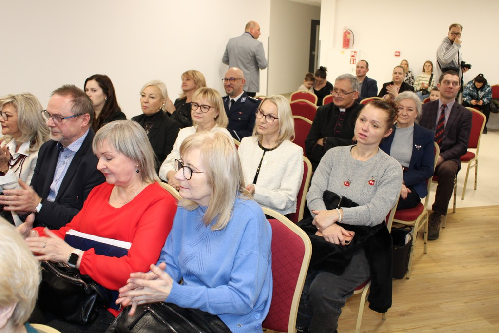 Uroczyste oddanie do użytku zmodernizowanego budynku Domu Dziennego Pobytu i Żłobka Miejskiego w Mroczy
