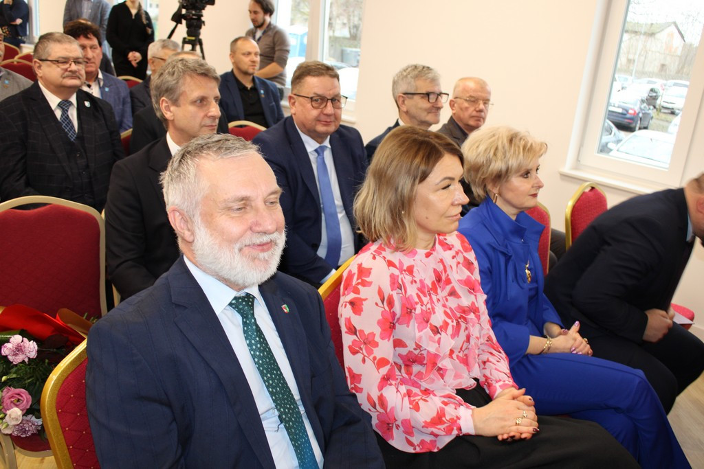 Uroczyste oddanie do użytku zmodernizowanego budynku Domu Dziennego Pobytu i Żłobka Miejskiego w Mroczy