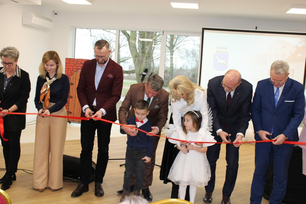 Uroczyste oddanie do użytku zmodernizowanego budynku Domu Dziennego Pobytu i Żłobka Miejskiego w Mroczy