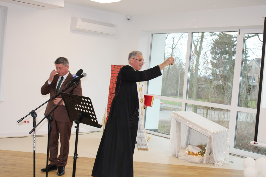 Uroczyste oddanie do użytku zmodernizowanego budynku Domu Dziennego Pobytu i Żłobka Miejskiego w Mroczy