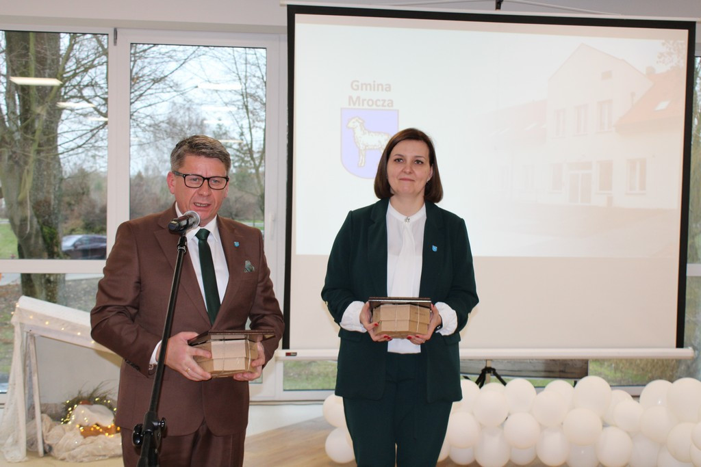 Uroczyste oddanie do użytku zmodernizowanego budynku Domu Dziennego Pobytu i Żłobka Miejskiego w Mroczy