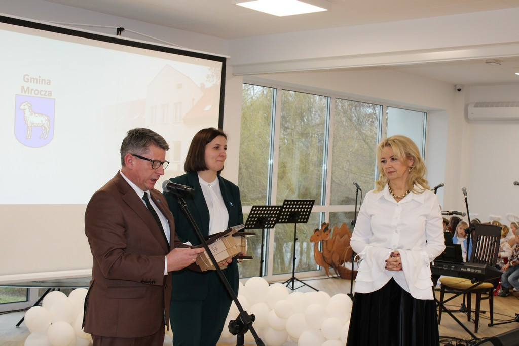 Uroczyste oddanie do użytku zmodernizowanego budynku Domu Dziennego Pobytu i Żłobka Miejskiego w Mroczy