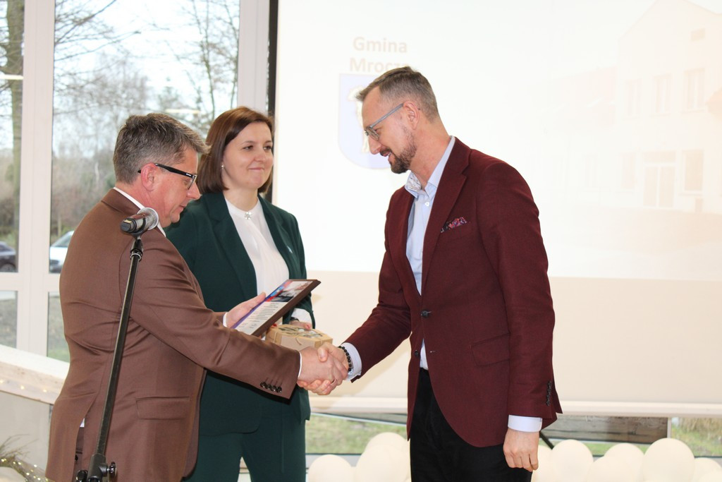 Uroczyste oddanie do użytku zmodernizowanego budynku Domu Dziennego Pobytu i Żłobka Miejskiego w Mroczy