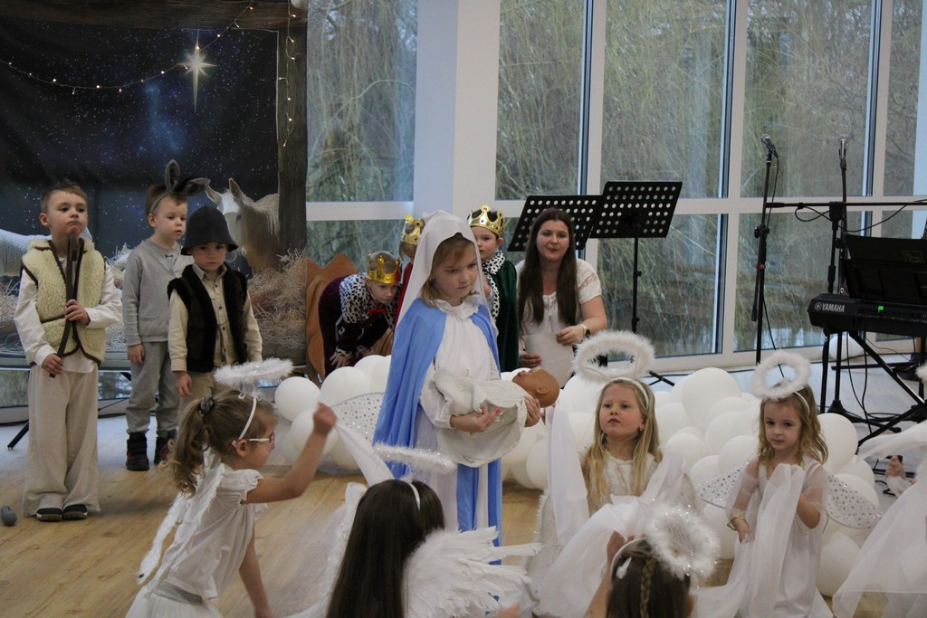 Uroczyste oddanie do użytku zmodernizowanego budynku Domu Dziennego Pobytu i Żłobka Miejskiego w Mroczy