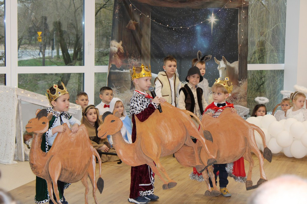 Uroczyste oddanie do użytku zmodernizowanego budynku Domu Dziennego Pobytu i Żłobka Miejskiego w Mroczy