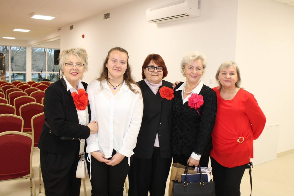 Uroczyste oddanie do użytku zmodernizowanego budynku Domu Dziennego Pobytu i Żłobka Miejskiego w Mroczy