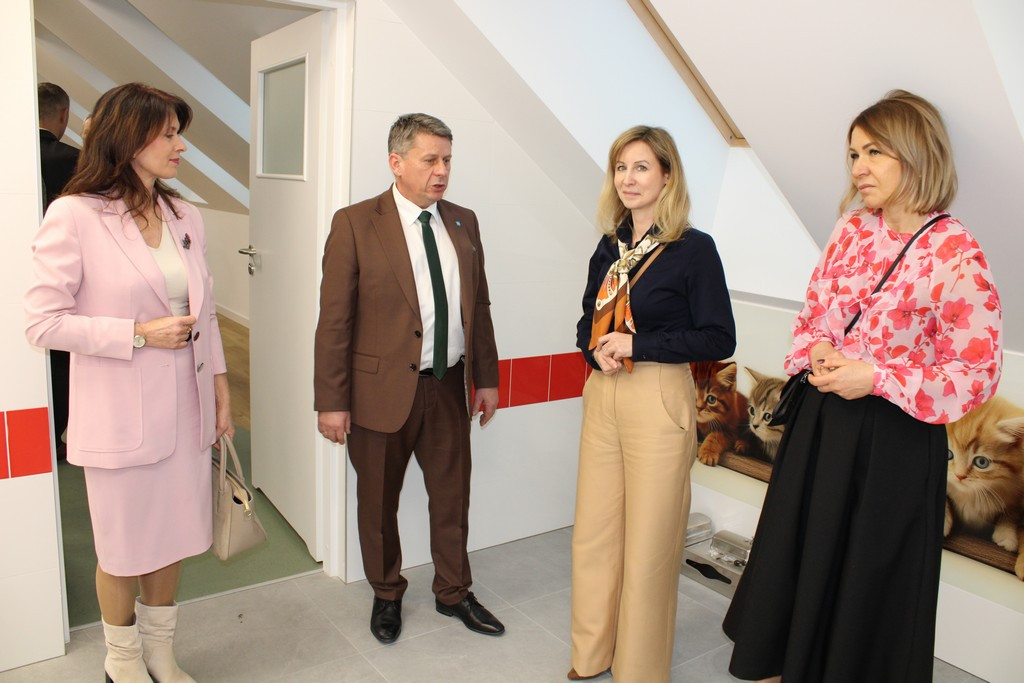 Uroczyste oddanie do użytku zmodernizowanego budynku Domu Dziennego Pobytu i Żłobka Miejskiego w Mroczy